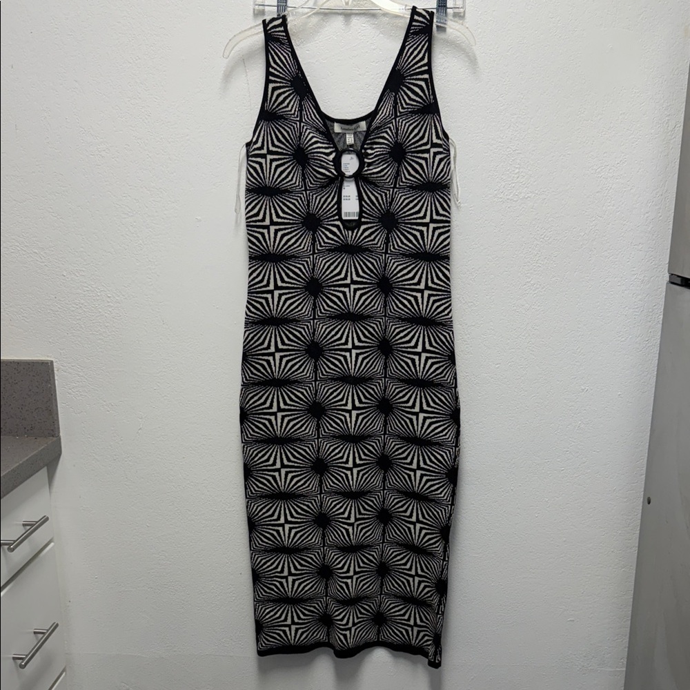 Sleeveless Black & White Geometric Midi Dress